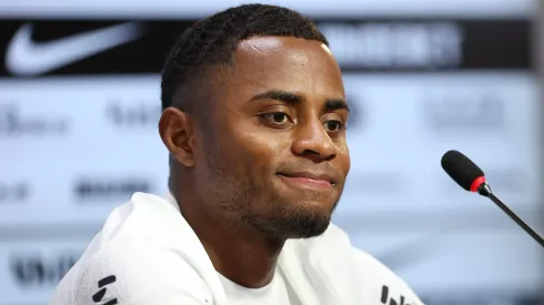 Situação do lateral é mais complicada que se imaginava e faz diretoria agir rápido nos bastidores