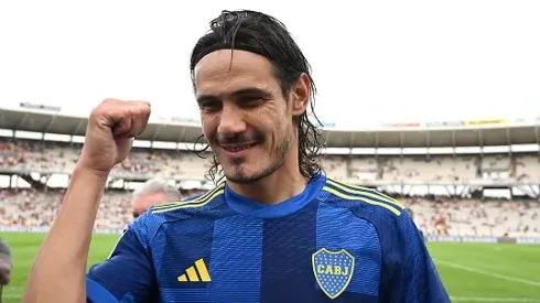 Edinson Cavani comemorando gol em partida entre River Plate e Boca Juniors, no Estádio Mário Alberto Kempes, pelas quartas de final da Copa da Liga Profissional da Argentina, no dia 21-04/2024. Foto: Luciano Bisbal/Getty Images
