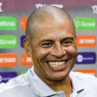 Vasco busca substituto de Ramón Díaz e faz contato por Alex