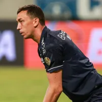 Marchesín, goleiro do Grêmio, tem sido herói durante enchentes no RS