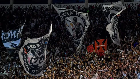 RJ - RIO DE JANEIRO - 14/04/2024 - BRASILEIRO A 2024, VASCO X GREMIO - Torcida do Vasco durante partida contra Gremio no estadio Sao Januario pelo campeonato Brasileiro A 2024. Foto: Thiago Ribeiro/AGIF