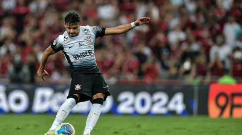 Ángel Romero com o novo uniforme corintiano.