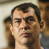 Fábio Carille é criticado pela torcida do Santos após derrota: \'Não gosta da base\'