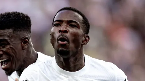 Cacá comemorando seu gol no jogo contra o Flu. Foto: Leonardo Lima/AGIF