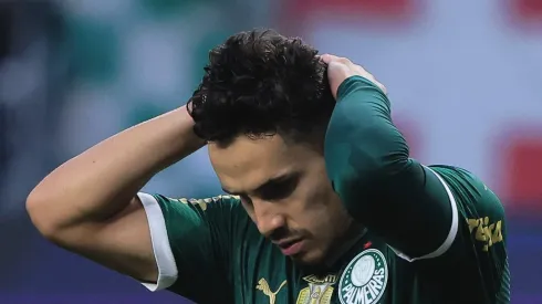 Raphael Veiga durante partida contra o Flamengo. Meia perde pênalti pelo BR.