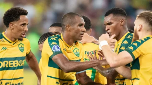 Equipe do Cuiabá comemora gol na Copa Sul-Americana. Foto: Gil Gomes/AGIF