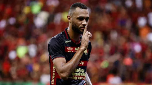 O líder e o lanterna da competição se enfrentam na 5ª rodada.