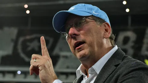 Textor vem trabalhando internamente com objetivo de qualificar o elenco na temporada