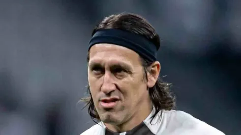 Cássio antes da partida contra o Argentinos Juniors. Goleiro deseja atuar no Cabuloso.