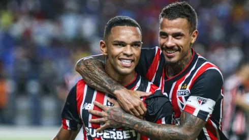 Titular contra o Fluminense, Juan volta para o banco de reservas do SPFC contra o Barcelona