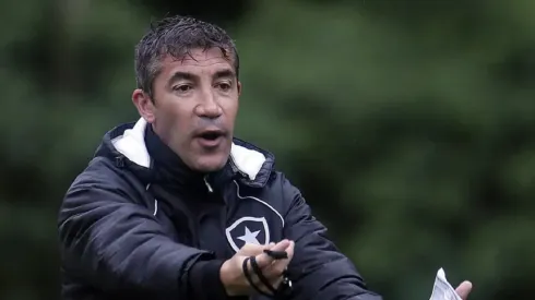 Foto: Vitor Silva/Botafogo - Bruno Lage quando treinava o Botafogo