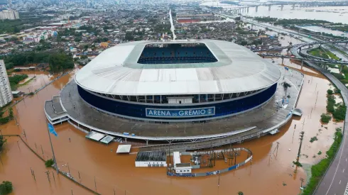 Arena do Grêmio foi uma das inúmeras áreas de Porto Alegre atingidas pelas enchentes - Foto: Ramiro Sanchez/Getty Images