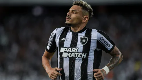 Tiquinho buscando renovação com Botafogo- Comemoração de gol partida contra o Aurora no estadio Engenhao pelo campeonato Copa Libertadores 2024. Foto: Thiago Ribeiro/AGIF