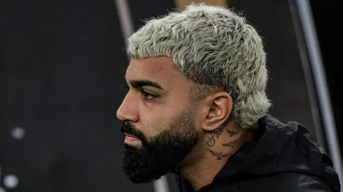 Gabigol antes da partida contra o Bolívar. Atacante fica sem clima com a torcida.