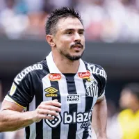 Após dois meses, Willian Bigode volta a ser titular e ajuda o Santos a vencer com autoridade