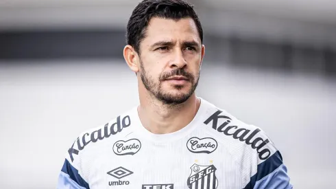 Giuliano está em má fase no Santos e Carille já escolheu quem será o meia titular contra o Guarani - Foto: Raul Baretta/SFC