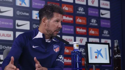Simeone em coletiva de imprensa
(Foto: Atlético de Madrid)