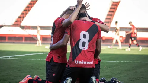 Atlético-GO recebe visita do Brusque na Copa do Brasil.