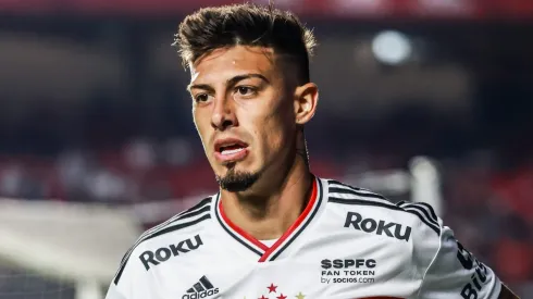 Rigoni em ação com a camisa do SPFC. Foto: Marcello Zambrana/AGIF