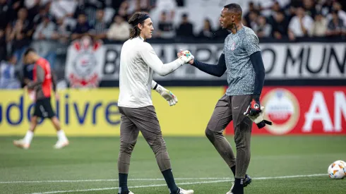 Carlos Miguel jogador do Corinthians durante aquecimento antes da partida contra o Argentinos Juniors no estadio Arena Corinthians pelo campeonato Copa Sul-Americana 2024. Foto: Leonardo Lima/AGIF