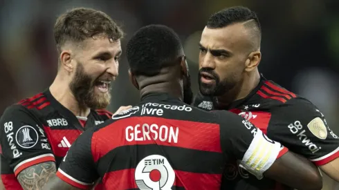 RJ - RIO DE JANEIRO - 15/05/2024 - COPA LIBERTADORES 2024, FLAMENGO X BOLIVAR - Gerson jogador do Flamengo comemora seu gol com Fabricio Bruno jogador da sua equipe durante partida contra o Bolivar no estadio Maracana pelo campeonato Copa Libertadores 2024.