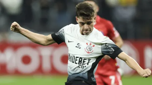 Breno Bidon tem contrato até 2028 com o Corinthians