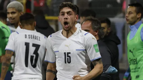 Valverde em partida das eliminatórias para a Copa do Mundo de 2022 (Foto: Alberto Valdez - Pool/Getty Images)