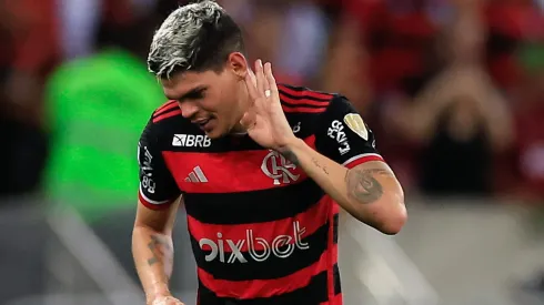 Ayrton Lucas tem contrato com o Flamnego até 2027