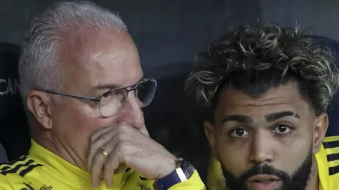 Dorival Junior conversa com Gabigol. Técnico opinou sobre atual momento do atacante.