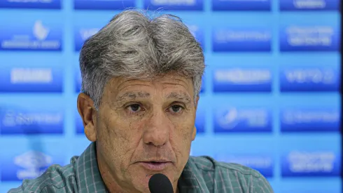 Renato Portaluppi durante coletiva de imprensa. Tricolor é avisado da decisão da CBF.