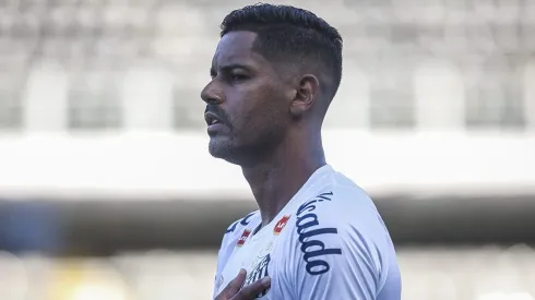 Lateral momentos antes da partida contra o Paysandu, quando sofreu a lesão