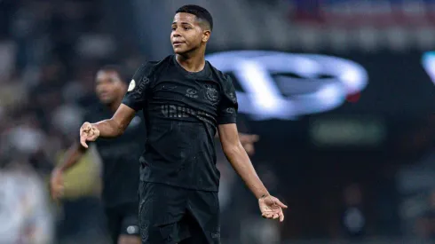 Corinthians lança nova camisa com temática antirracista, assim como o segundo uniforme.