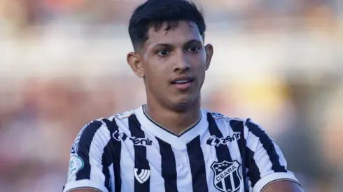 Erick Pulga ficou mais perto do Timão após nova postura nos bastidores