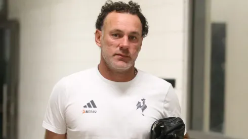 Gabriel Milito prepara o time para o duelo desta terça.