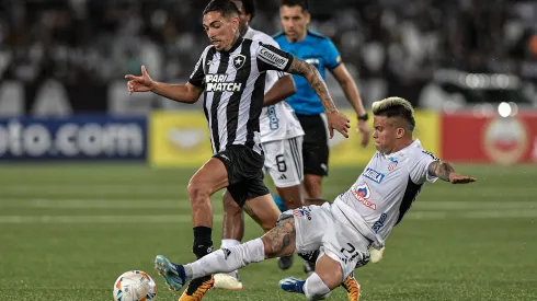 Hugo jogador do Botafogo. Foto: Thiago Ribeiro/AGIF