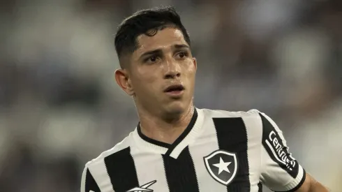 Savarino, jogador do Botafogo, durante partida contra o Vitoria no estadio Engenhao pela Copa Do Brasil