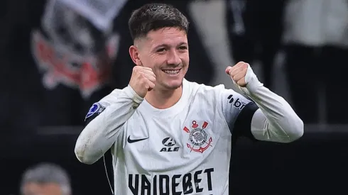 Rodrigo Garro comemorando gol em partida entre Corinthians e Racing-URU, na Neo Química Arena, pela Copa Sul-Americana, no dia 28/05/2024.