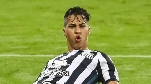 Santos pode lucrar com Kaio Jorge.