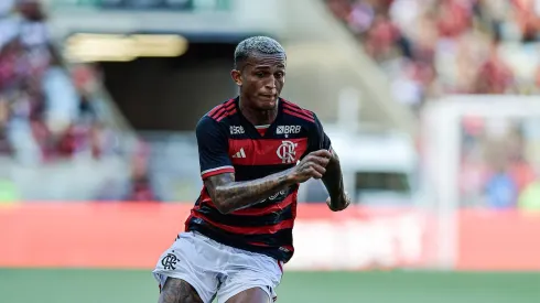 Wesley em ação pelo Flamengo. Foto: Thiago Ribeiro/AGIF