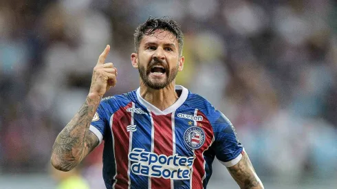 Everaldo comemorando gol marcado pelo Bahia. Foto: Jhony Pinho/AGIF