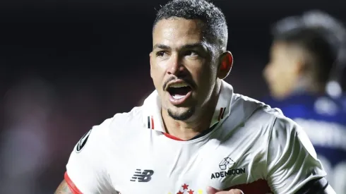 Luciano tomou terceiro cartão amarelo no São Paulo – Foto: Getty Images