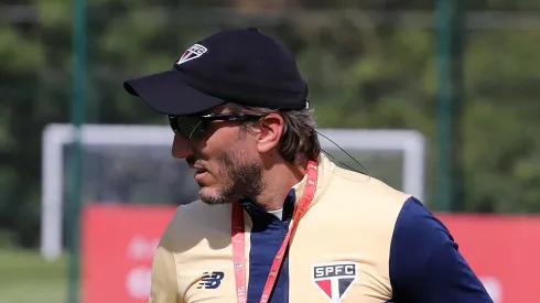 Zubeldía durante treinamento de sábado (1). Foto: Erico Leonan / saopaulofc.net