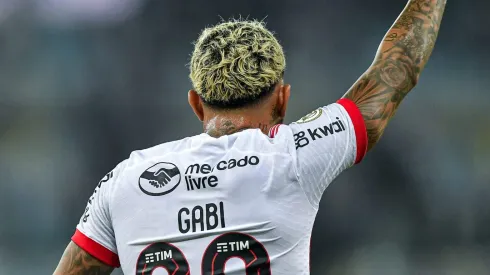 SP - RIO DE JANEIRO - 02/06/2024 - BRASILEIRO A 2024, VASCO X FLAMENGO - Gabigol jogador do Flamengo comemora seu gol durante partida contra o Vasco no estadio Maracana pelo campeonato Brasileiro A 2024. Foto: Thiago Ribeiro/AGIF