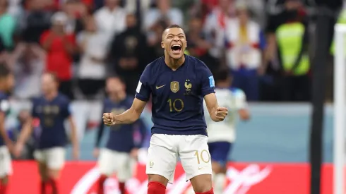 Mbappé comemorando gol contra a Inglaterra na Copa do Mundo. (Photo by Catherine Ivill/Getty Images)