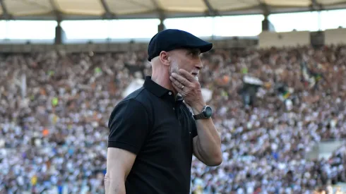 Álvaro Pacheco terá problemas a resolver com a defesa do Vasco.