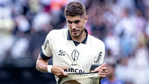 Corinthians não descarta a saída de Pedro Raul.