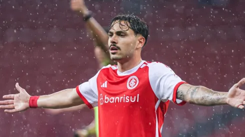 Maurício reclamou da ação do VAR. Foto: Maxi Franzoi/AGIF