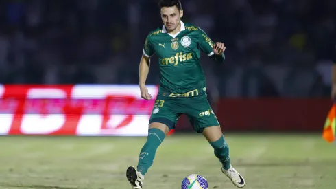 Veiga jogador do Palmeiras durante partida contra o Botafogo-SP no estadio Santa Cruz pelo campeonato Copa Do Brasil 2024. Foto: Thiago Calil/AGIF