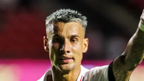 Ferreirinha durante partida contra o Bragantino. Atacante revela bastidor em entrevista.