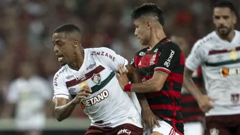 Jogadores em partida entre Flamengo x Fluminense pelo Campeonato Carioca
